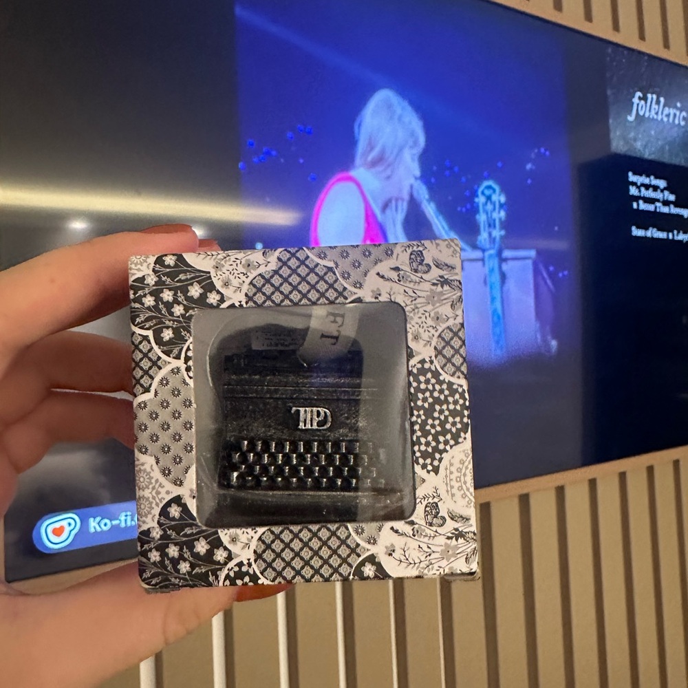 ‼️‼️SOLD‼️‼️Taylor Swift TTPD Typewriter Ornament NEW - Picture 1 of 4